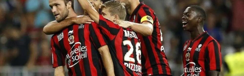  布雷斯特vs巴黎冲突不断，下半场多次中断比赛  