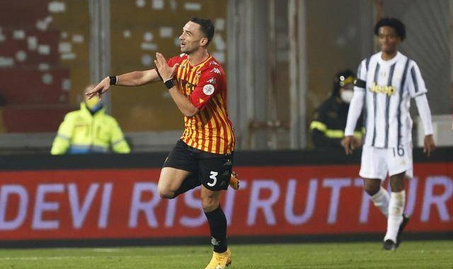  波尔多防线失误连连，惨遭升班马逆袭痛失主场