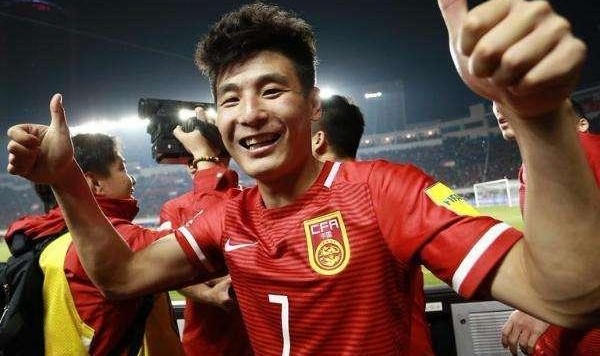  雷恩前锋泰瑞尔梅开二度，助力球队逆转战胜洛里昂