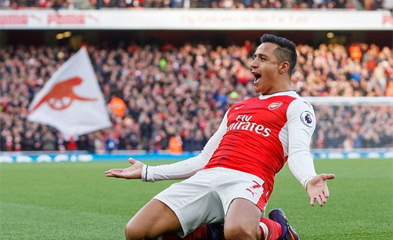  阿森纳门将低级失误，伯恩茅斯补时扳平抢关键一分  