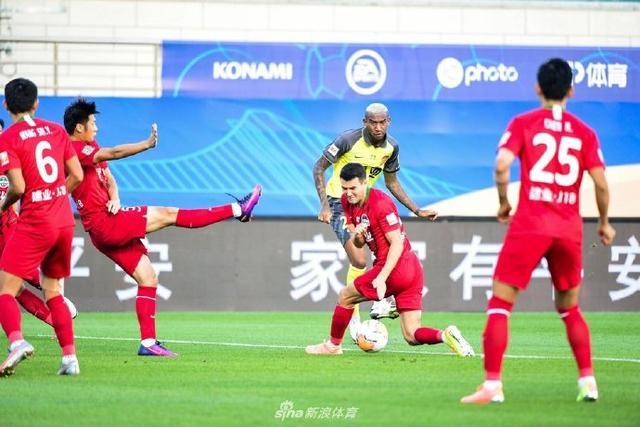  斯图加特年轻小将闪耀，替补登场完成梅开二度